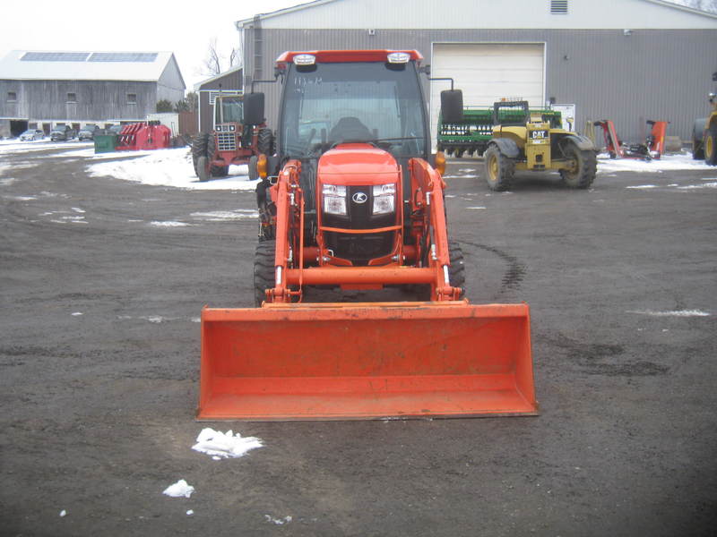 Tractors - Compact  Kubota L4060 HST Tractor  Photo